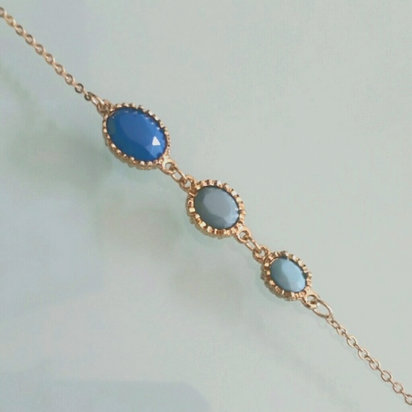 Jeweled necklace / lanyard key holder in Antique Gold Tone - Picture 3 of 4